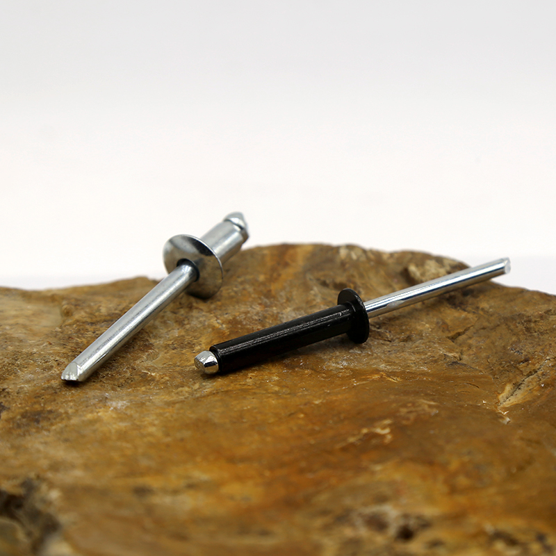 Pull Rivet (4)