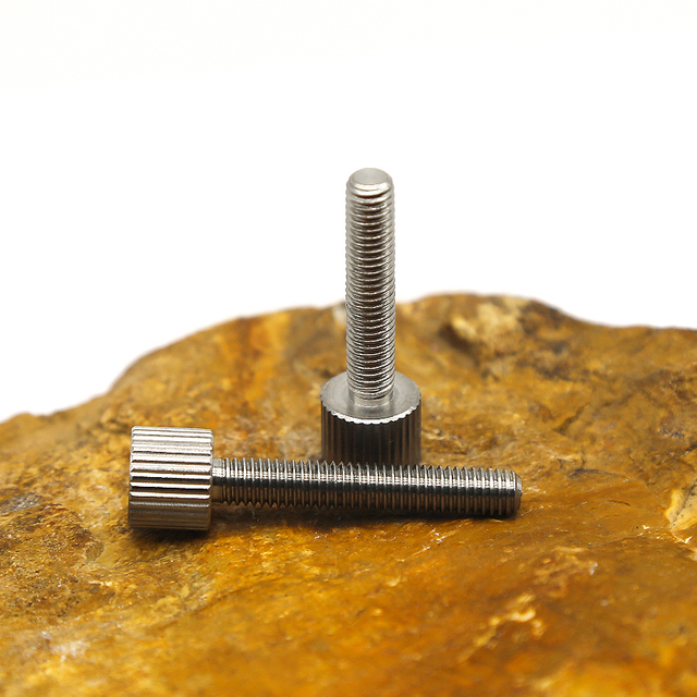 Hand-Tighten Screws